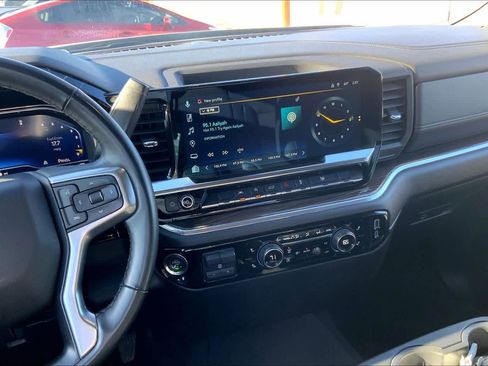 Used 2025 Chevrolet Silverado 1500 LT image 7