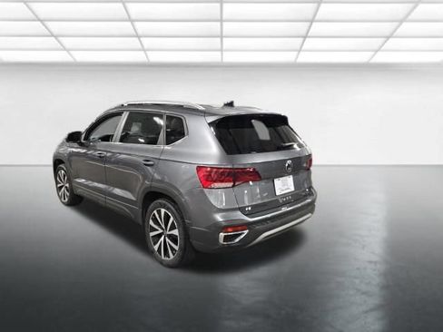 Used 2022 Volkswagen Taos SE AWD/4WD image 6