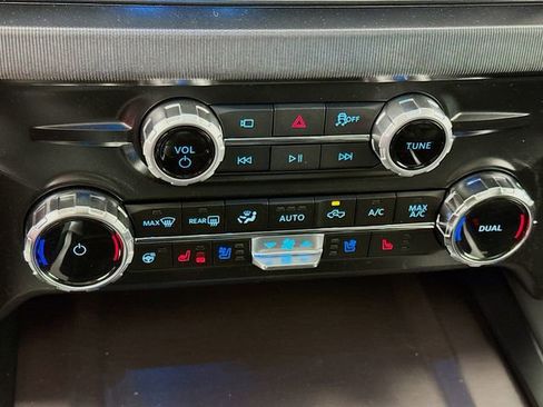 New 2026 Ford F250 Platinum image 19