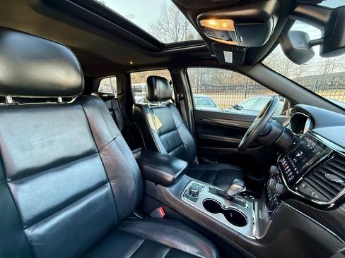 Used 2019 Jeep Grand Cherokee Limited image 23