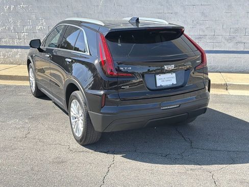 Certified 2024 Cadillac XT4 Luxury w/ Cold Weather Package image 5