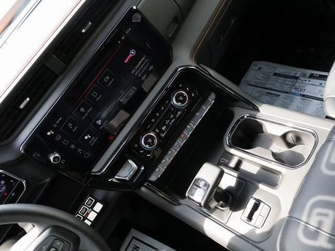 New 2025 GMC Sierra 1500 AT4 w/ AT4 Premium Package AWD/4WD image 27