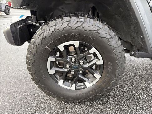 Used 2025 Jeep Wrangler Unlimited Rubicon 4xe w/ Convenience Group AWD/4WD image 11