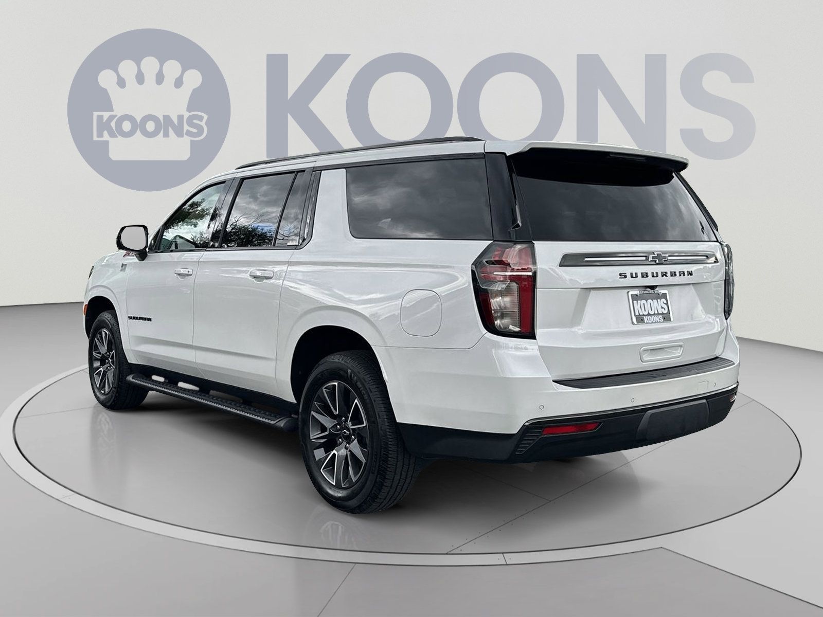 Used 2021 Chevrolet Suburban Z71 w/ Luxury Package AWD/4WD image 8