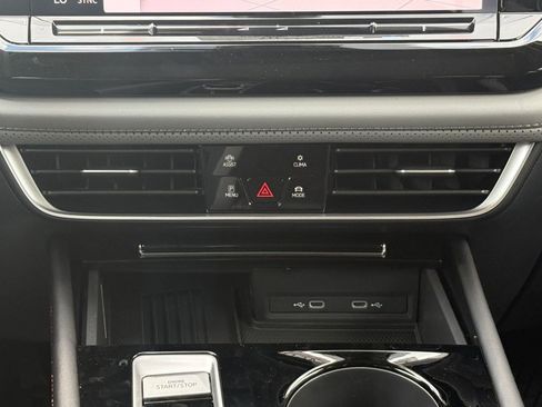 New 2026 Volkswagen Atlas Peak Edition AWD/4WD image 23