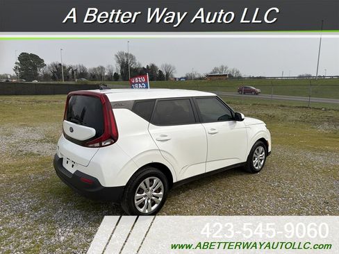 Used 2021 Kia Soul LX FWD image 3