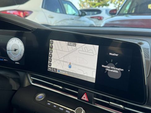 Used 2025 Hyundai Elantra Limited FWD image 20