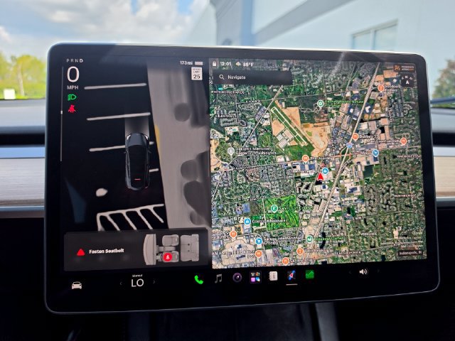 Used 2024 Tesla Model Y 2WD image 41