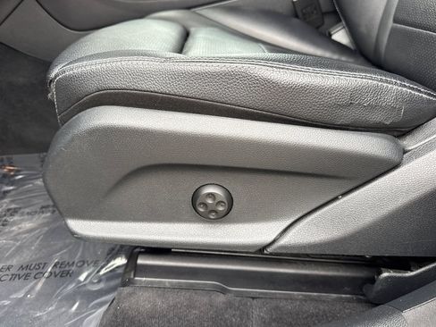 Used 2017 Mercedes-Benz GLC 300 4MATIC image 14