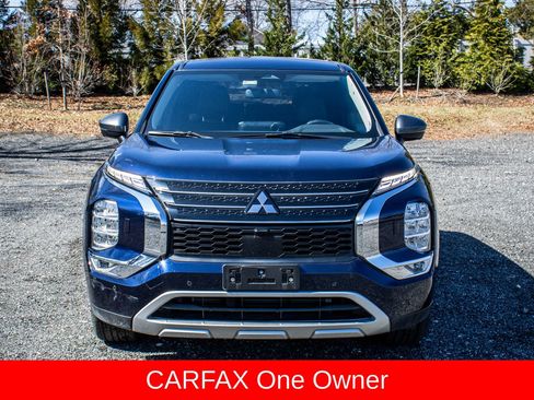 Used 2022 Mitsubishi Outlander SE image 2