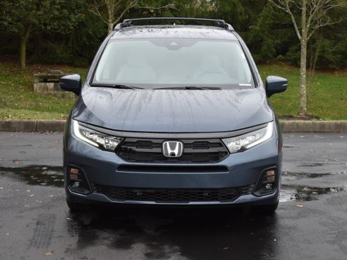 New 2026 Honda Odyssey Touring image 2
