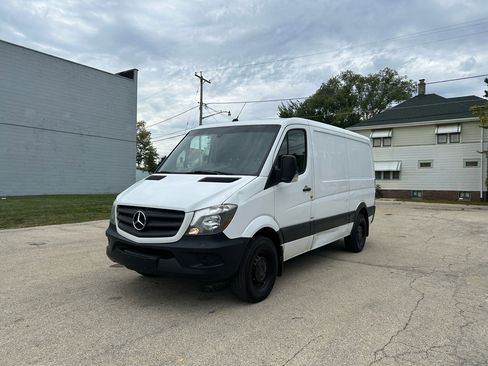 Used 2016 Mercedes-Benz Sprinter 2500 image 3