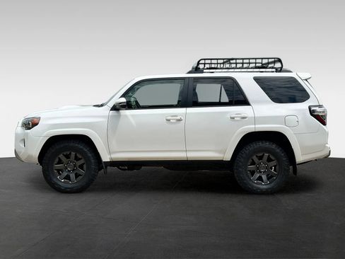 Used 2016 Toyota 4Runner Trail Premium AWD/4WD image 4