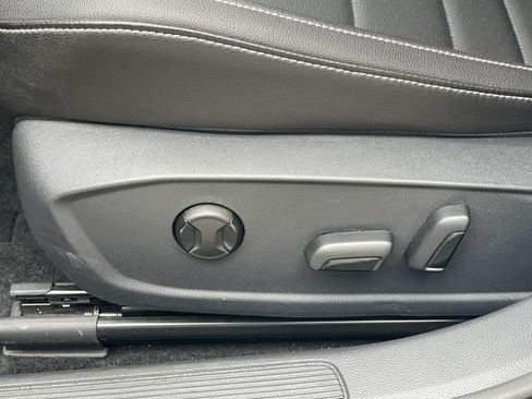 Used 2023 Volkswagen Jetta SE FWD image 18