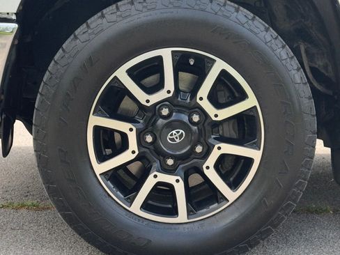 Used 2019 Toyota Tundra Limited w/ Limited Premium Package AWD/4WD image 41