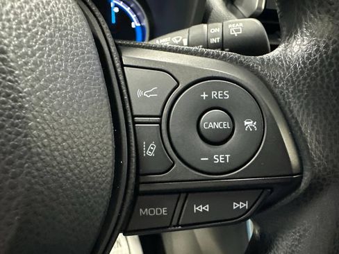 Used 2025 Toyota RAV4 XLE AWD/4WD image 20