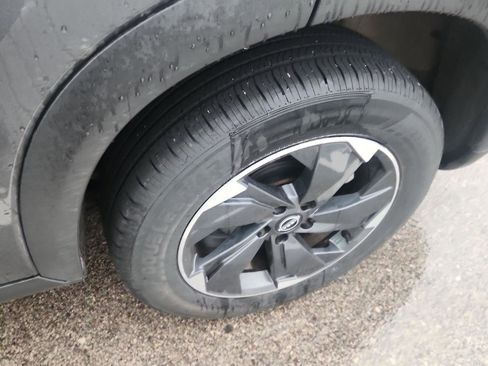 Used 2025 Nissan Rogue SV image 10