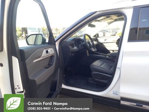 New 2025 Ford Explorer Active w/ Active Comfort Package image 9