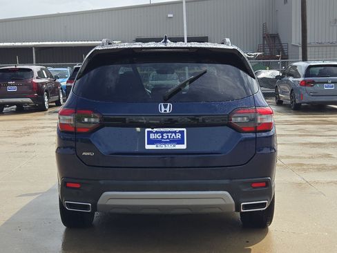 Used 2024 Honda Pilot Touring image 5