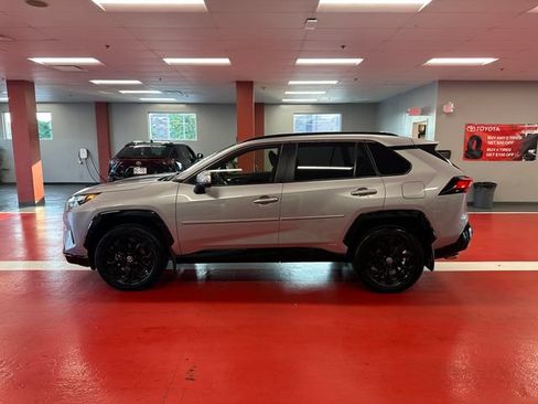 Certified 2022 Toyota RAV4 SE w/ Convenience Package AWD/4WD image 6