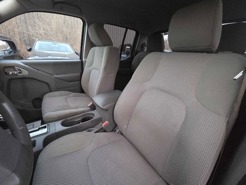 Used 2019 Nissan Frontier SV image 14