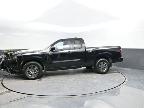 Used 2025 Nissan Frontier SV image 5