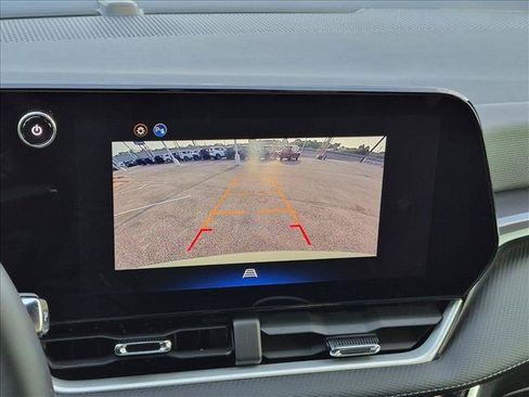 Used 2025 Chevrolet Equinox LT w/ Convenience Package II FWD image 13