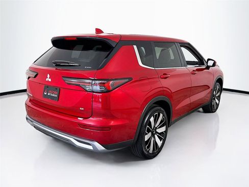 New 2025 Mitsubishi Outlander SE image 7