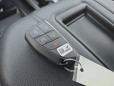 Used 2022 GMC Sierra 1500 Elevation w/ Preferred Package image 36