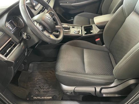 Used 2022 Mitsubishi Outlander ES image 11