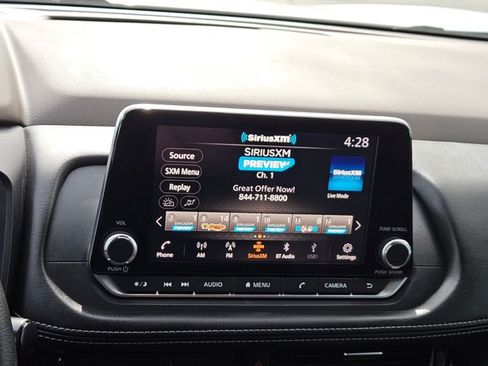 Used 2022 Nissan Rogue SV FWD image 11