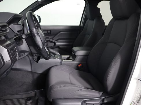 Used 2025 Toyota Tacoma SR5 RWD image 7
