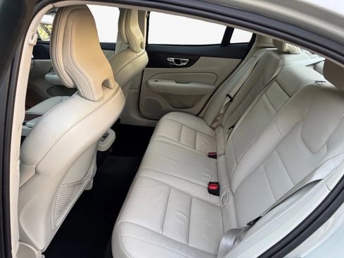 Used 2021 Volvo S60 T5 Momentum image 18
