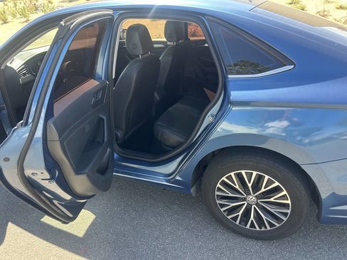 Used 2019 Volkswagen Jetta R-Line FWD image 7