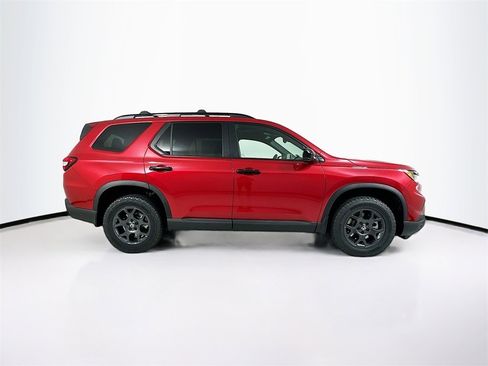 New 2025 Honda Pilot TrailSport image 4