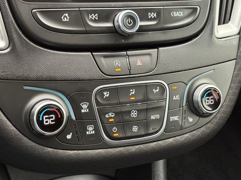 Used 2025 Chevrolet Malibu LT FWD image 21