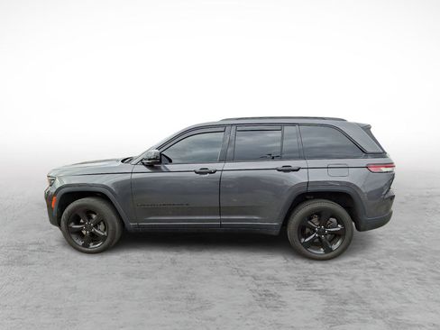 Used 2024 Jeep Grand Cherokee Limited w/ Black Appearance Package image 2