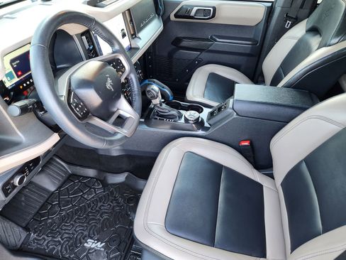 Used 2024 Ford Bronco Wildtrak image 15