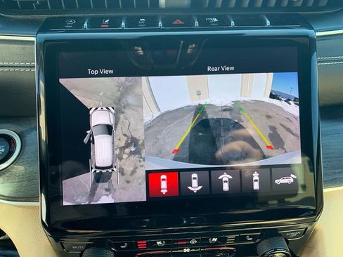 Used 2023 Jeep Grand Cherokee Limited w/ Luxury Tech Group II image 33