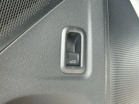 New 2026 Volkswagen Tiguan SE R-Line image 21