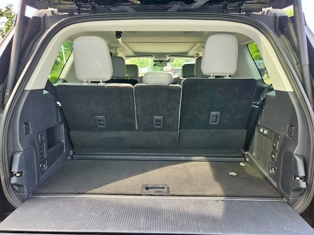 Used 2025 Ford Expedition Active AWD/4WD image 6