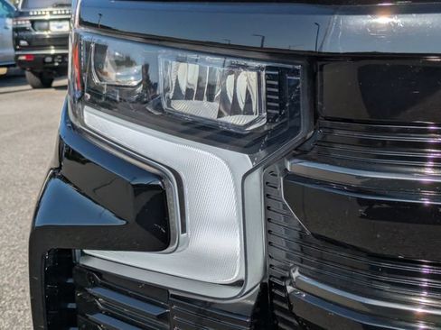 Used 2024 Chevrolet Silverado 1500 High Country w/ Midnight Edition AWD/4WD image 10