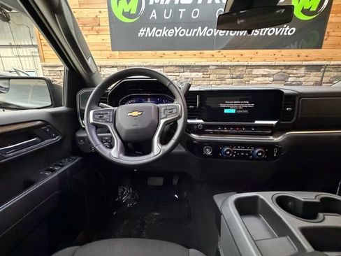 Used 2023 Chevrolet Silverado 1500 LT AWD/4WD image 19