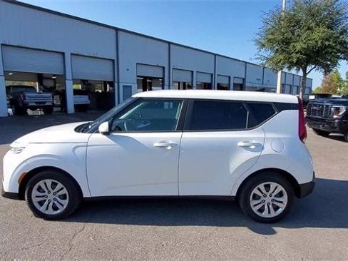 Used 2020 Kia Soul LX image 6