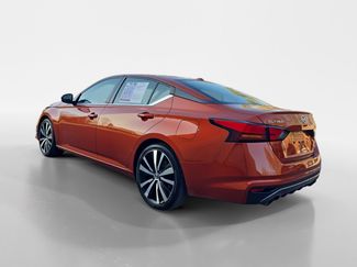 Used 2021 Nissan Altima 2.0 SR video 3