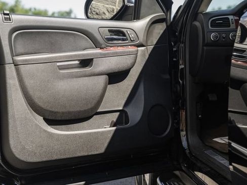 Used 2013 Chevrolet Suburban LTZ AWD/4WD image 46