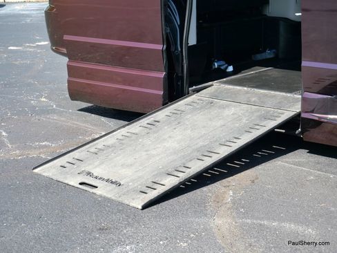 Used 2019 Dodge Grand Caravan SXT image 11