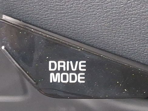 New 2025 Kia Niro EX image 17