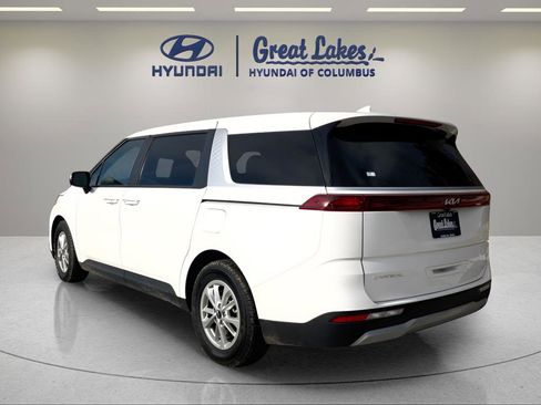 Used 2024 Kia Carnival LX image 3