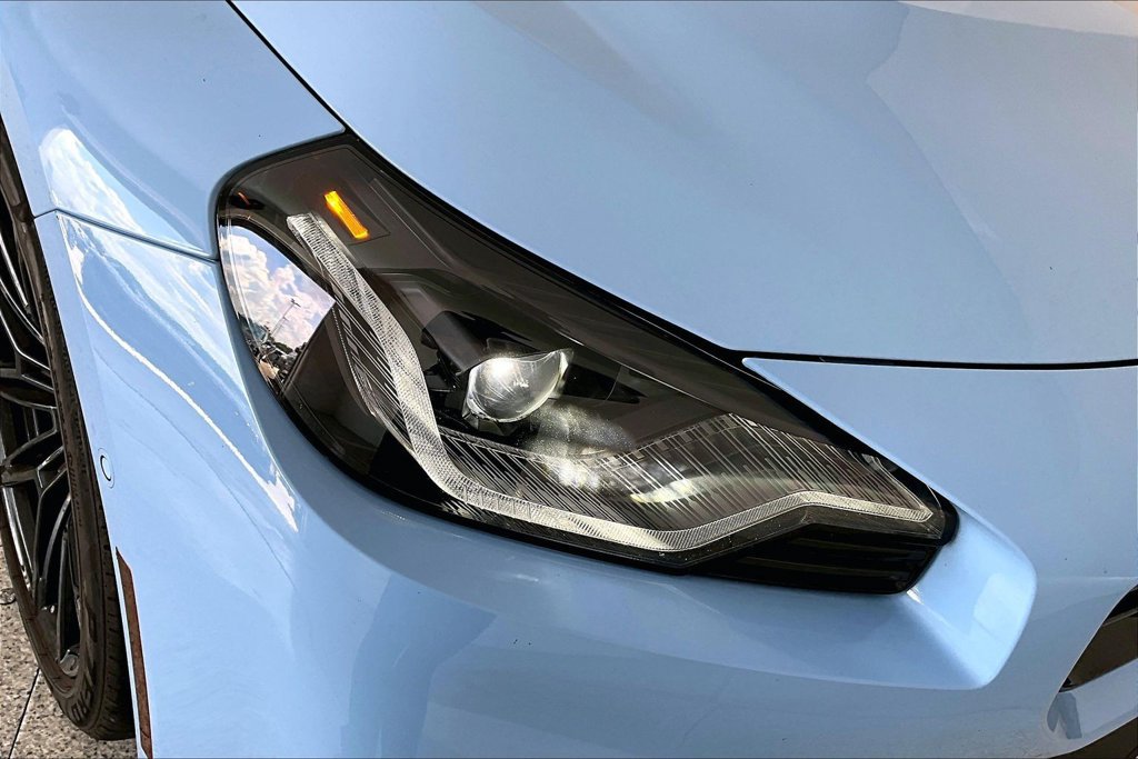 Used 2024 BMW M2 w/ Lighting Package RWD image 38